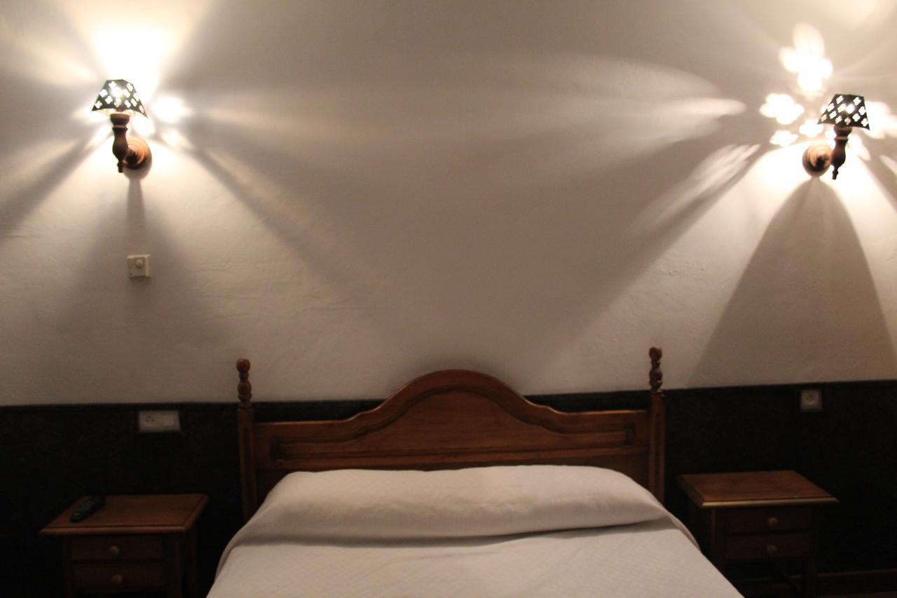 Hotel Rural Puerta De Monfrague Villarreal de San Carlos Eksteriør billede